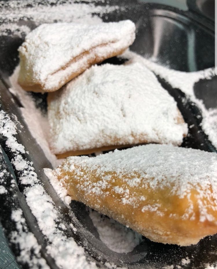 Café Bourbon St. Oddusee Entertainment