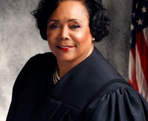 Veronica Henry