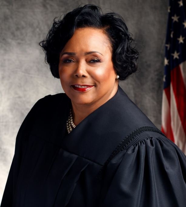 Veronica Henry